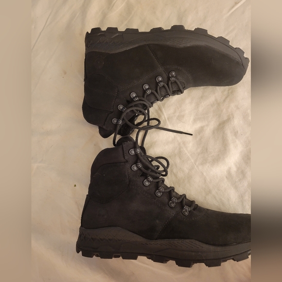 NWOB!  TIMBERLAND  Size 13... Men's black suede boots - Picture 7 of 9